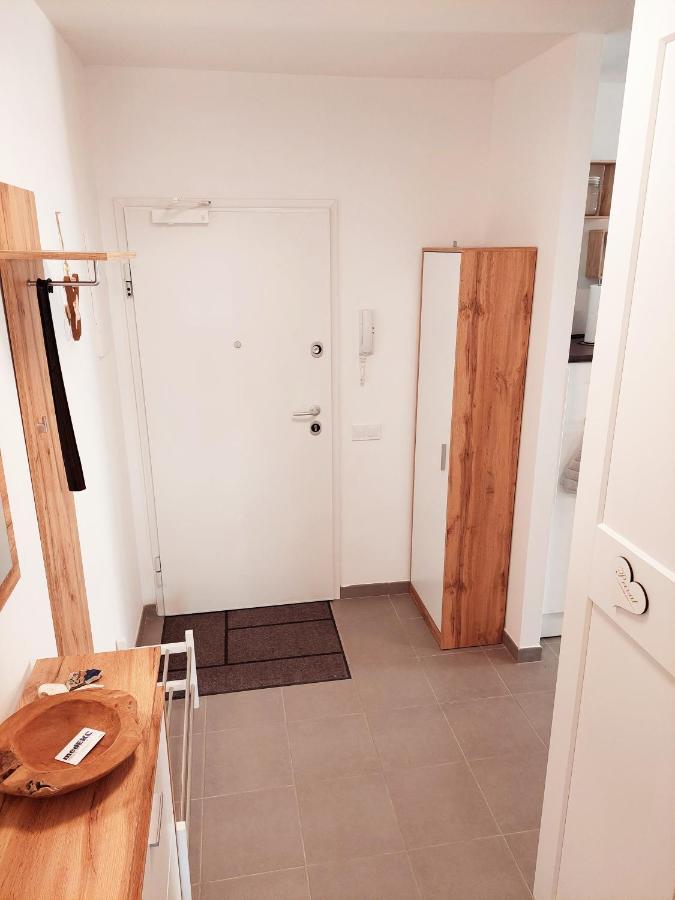 Newhome Nicole Premantura Eksteriør bilde